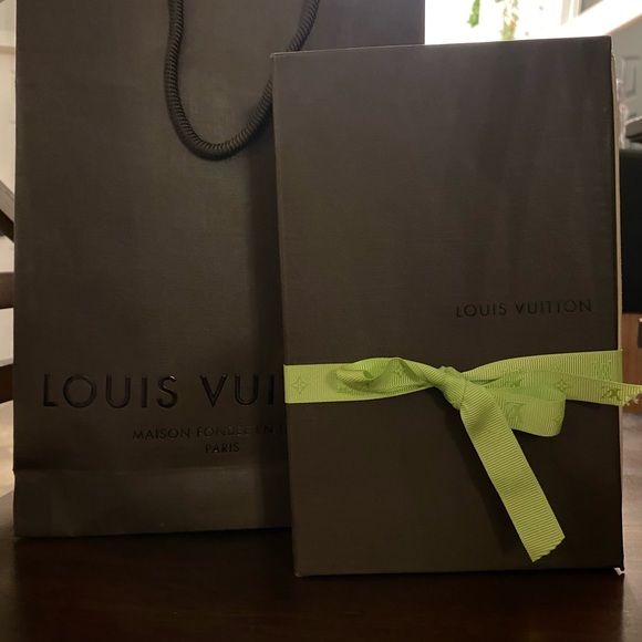 Louis Vuitton Emilie Wallet - Picture 9 of 15